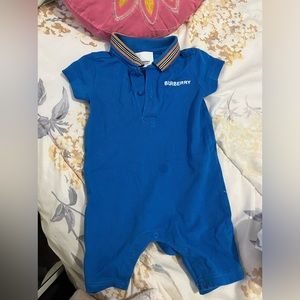 3 months Burberry jumpsuit , wore once  , in good conditions .